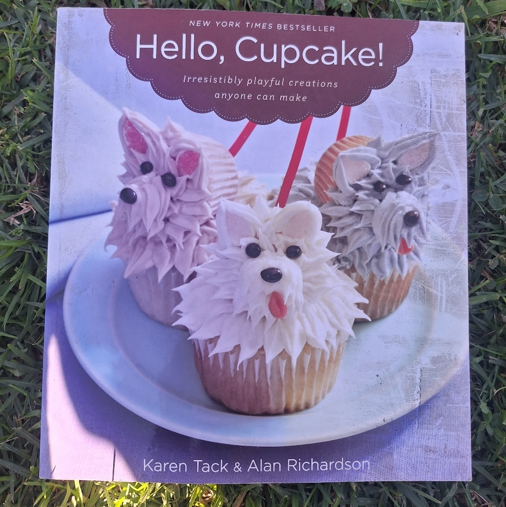 Hello, Cupcake! Cookbook – Playful Cupcake Decorating (NYT Bestseller)